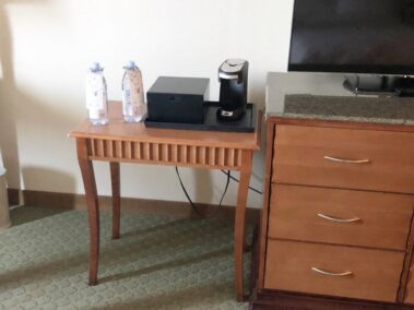 Hotel Liquidation - Martinville Table Aminity