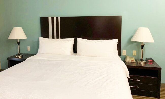 Hotel Liquidation - The Hollywood Photo 4