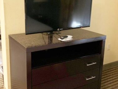 Hotel Liquidation - The Hollywood Photo 3