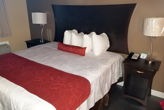 Hotel Liquidation - Livingston Group King Size